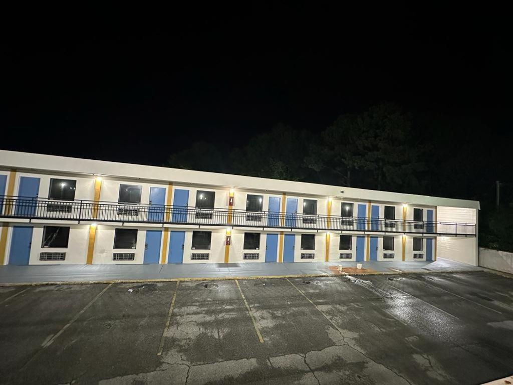 Lanett Inn Esterno foto